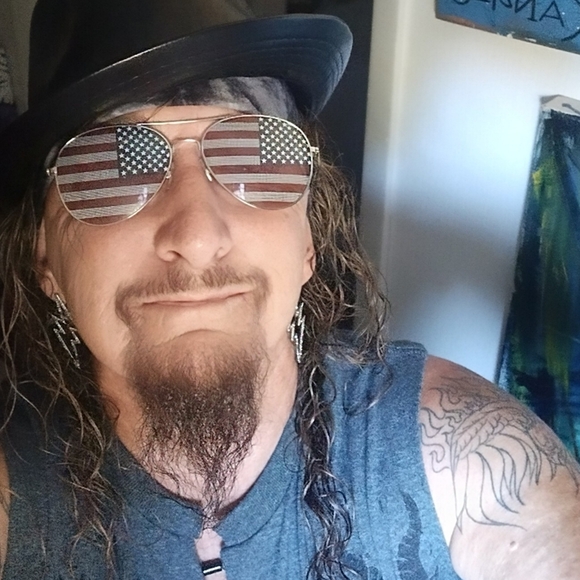 Meet your Posher, Robert - Picture 3 of 3